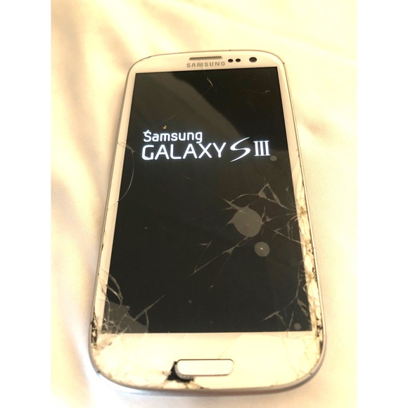 Samsung Other - Samsung Galaxy S III Verizon 16GB White – Locked, Cracked, extra battery